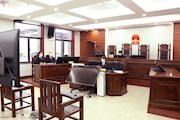 检察官马上开庭，他们竟然 直接推门进来……