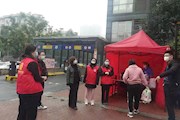 去时，披星戴月；归来，旭日初升