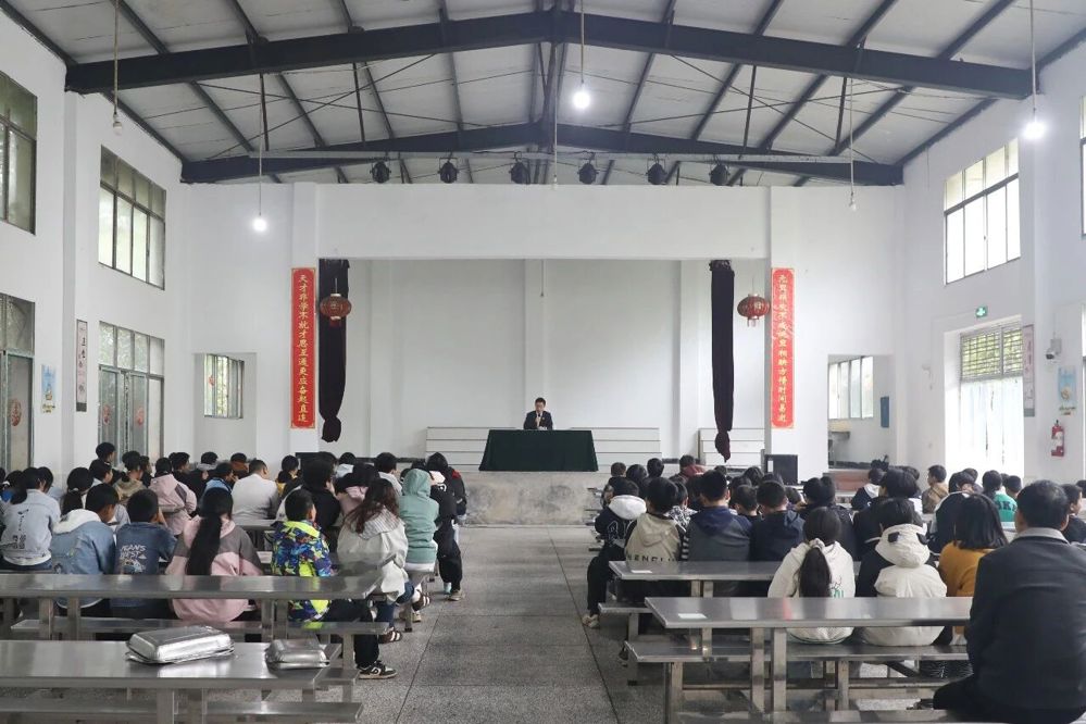 全体学生：国家安全 青春有责！